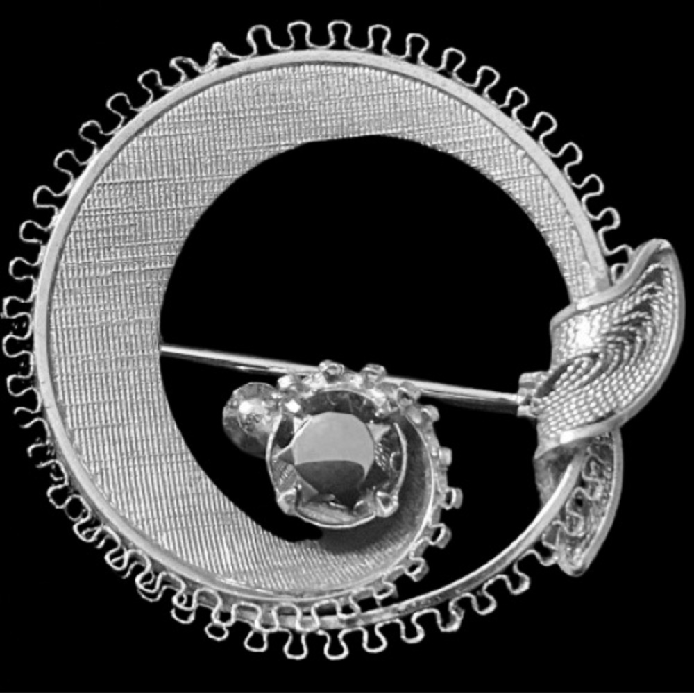 Vintage Sorrento Sterling Silver Genuine Hematite Cabochon Stone Filigree Brooch